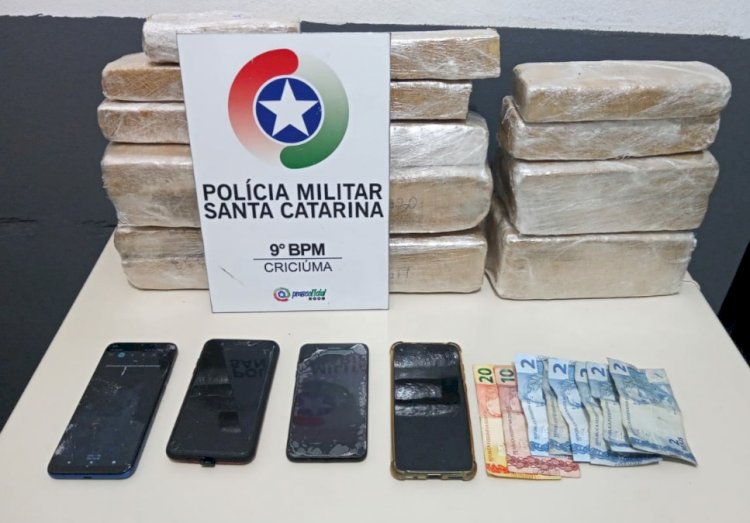 POLÍCIA MILITAR PRENDE DUPLA COM 10 KG DE MACONHA EM CRICÚMA