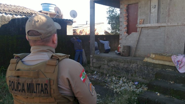 Polícia Militar Prende Trio  na Santa Luzia por Furto de Veículo