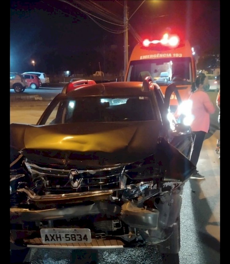 Motorista sofre mal súbito e provoca acidente