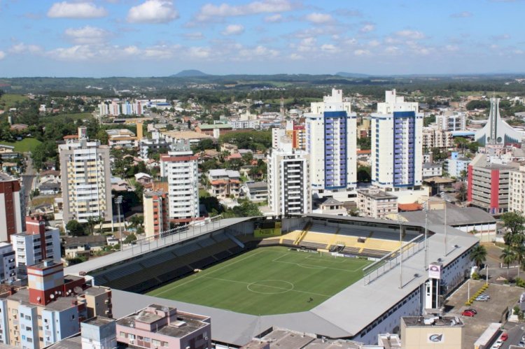Prefeitura de Criciúma confirma público no Estádio Heriberto Hulse nesta quarta-feira