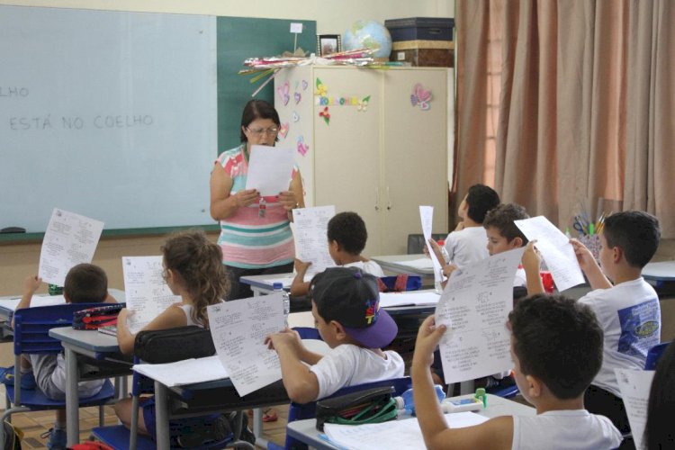 Educação de Criciúma lança concurso público para cargos de professor e servente