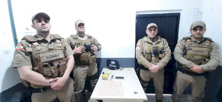 Polícia Militar apreende drogas sintéticas e maconha escondidas dentro de Urso de Pelúcia no Rio Maina