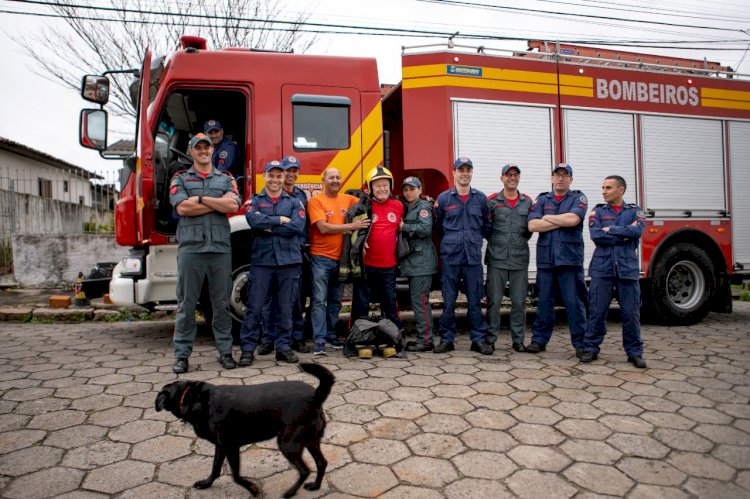 Idoso de 91 anos recebe visita do Corpo de Bombeiros Militar em Criciúma na sua festa de “mêsversário”