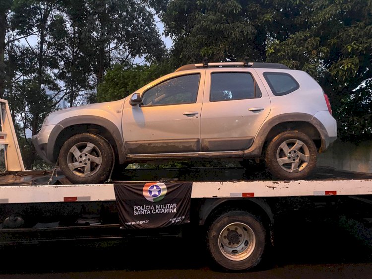 PM encontra  em local de desova Veículo roubado em Cocal  do Sul