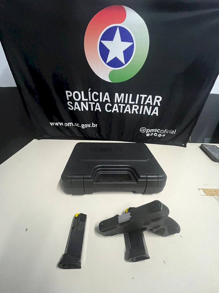 Dupla é presa com arma de uso restrito em Criciúma