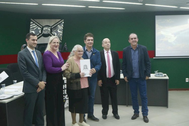 Prefeitura de Criciúma realiza entrega de escrituras de imóveis para 84 famílias