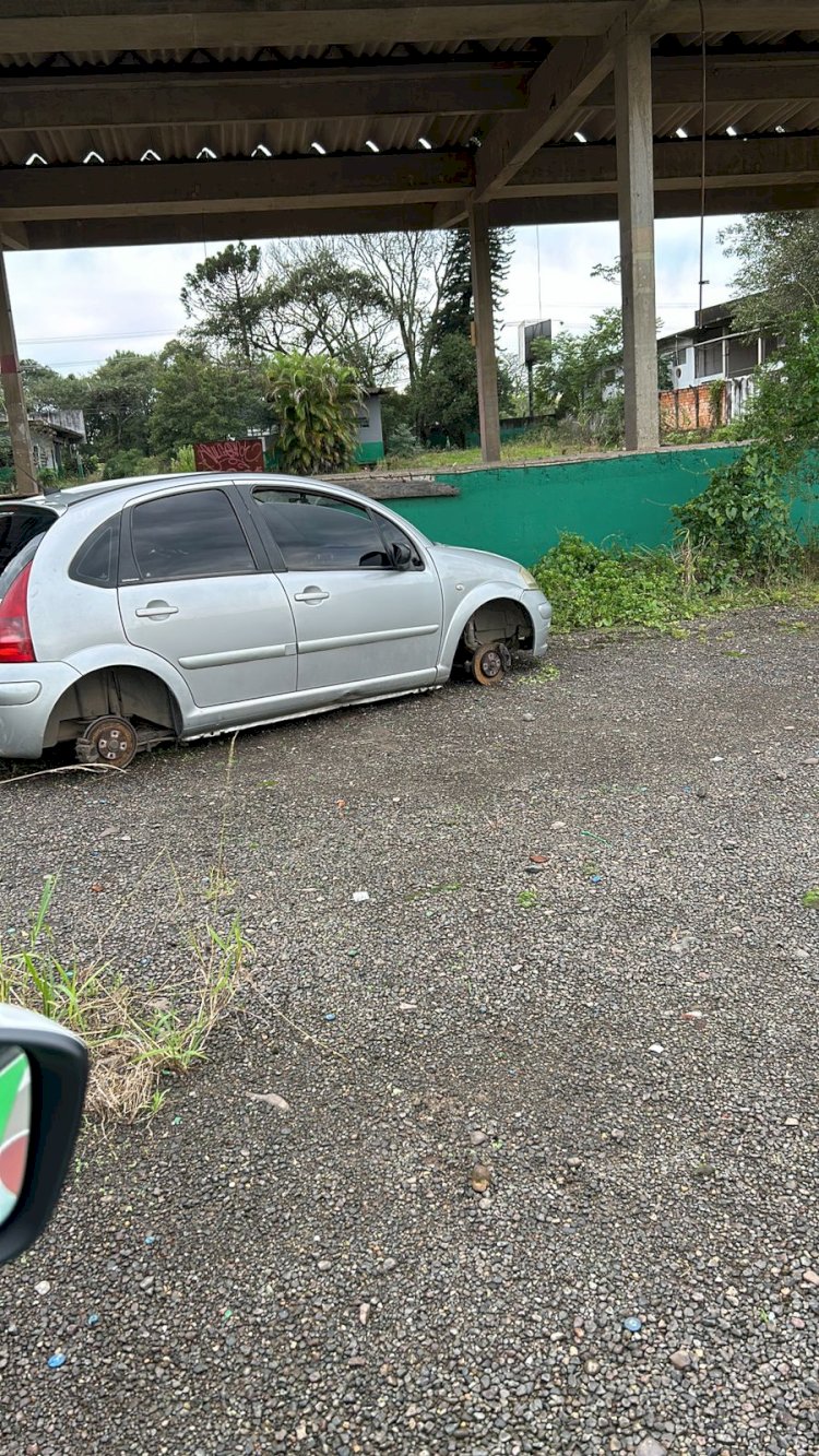 Veiculo furtado é recuperado pela PM