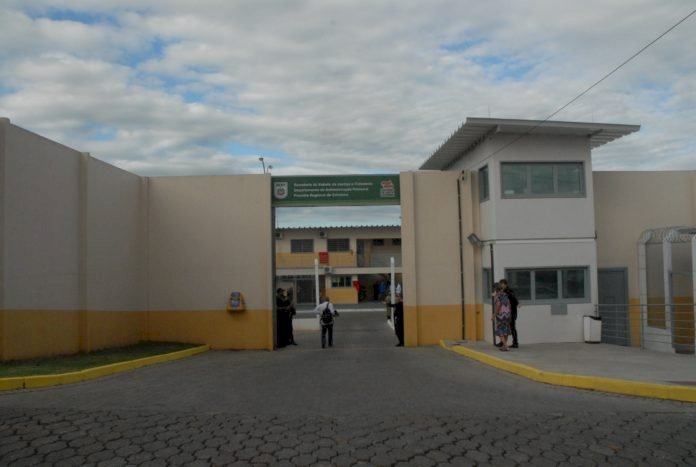 Mandados de prisão são cumpridos em Criciúma e quatro pessoas são presas