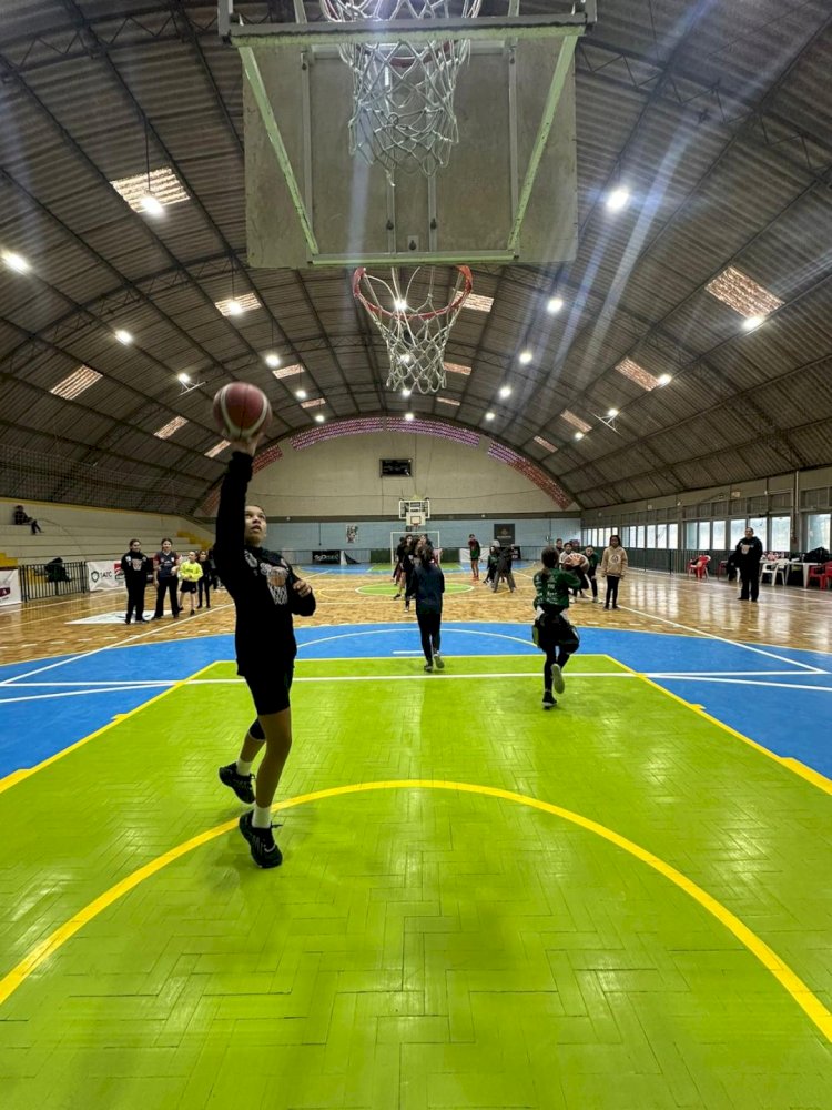 Triatlhon e Basquete Feminino de Criciúma realizam festivais infantis