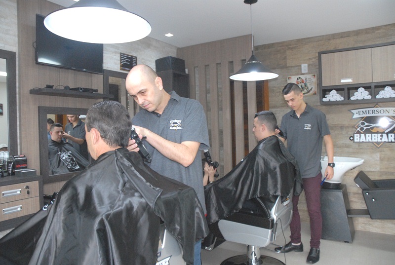 Reinaugurada barbearia com várias inovações na Cidade Mineira