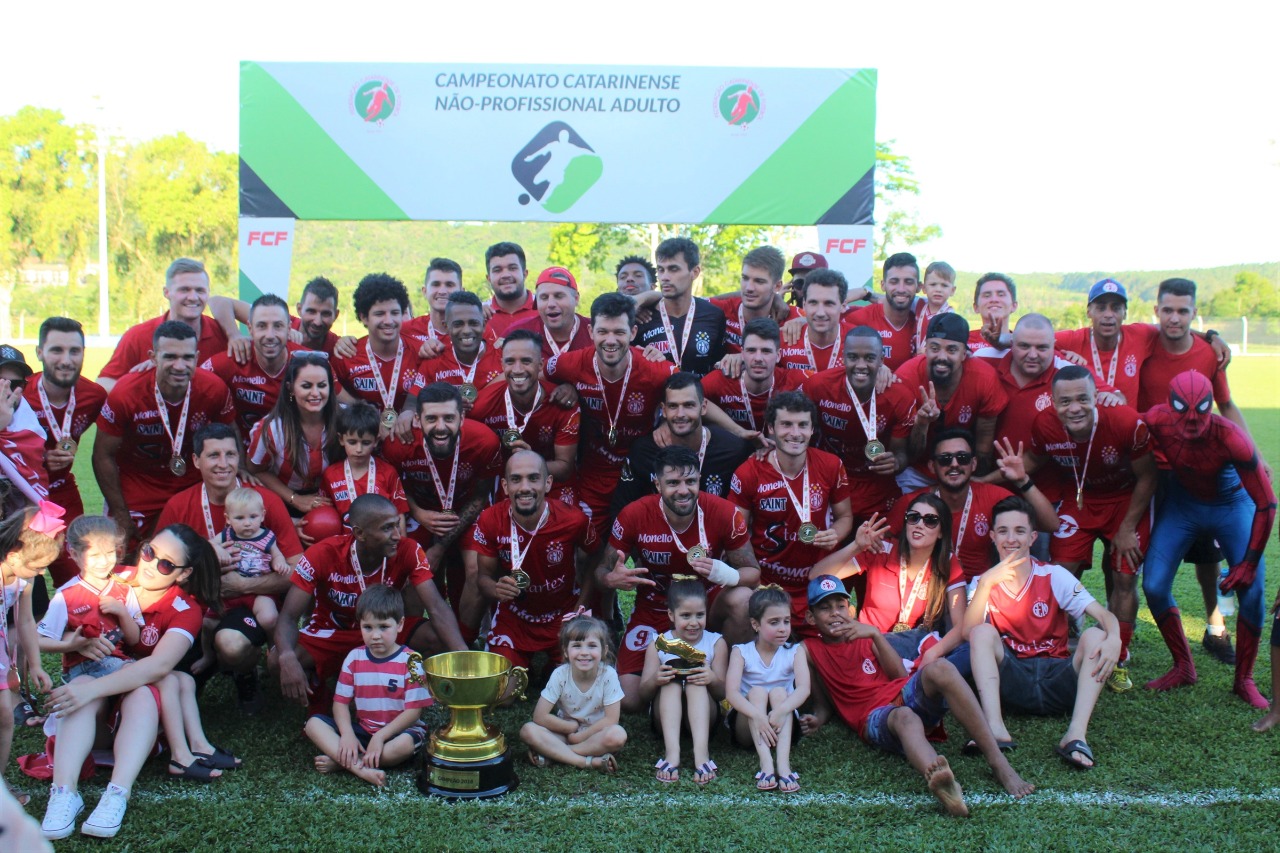 METROPOLITANO É TRICAMPEÃO ESTADUAL DE FUTEBOL NÃO PROFISSIONAL