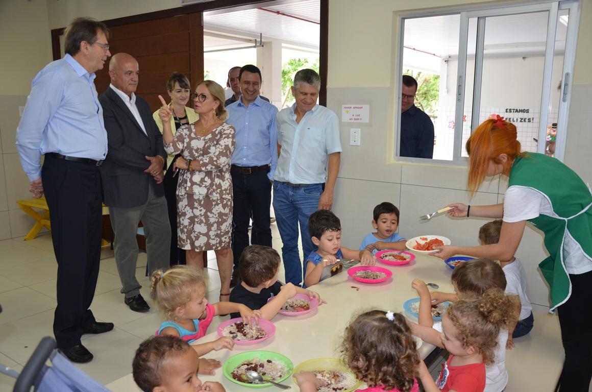 Presidente da Fiesc visita Bairro da Juventude