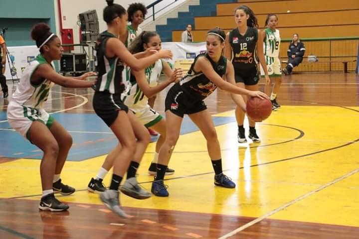 Basquete feminino de Criciúma conquista ouro nos Jogos Brasileiros Escolares
