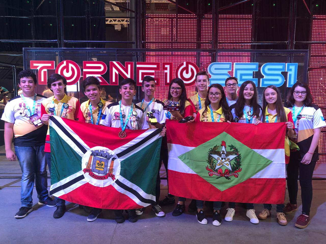 Alunos do SESI SENAI de Criciúma garantem premiação em torneio nacional de robótica