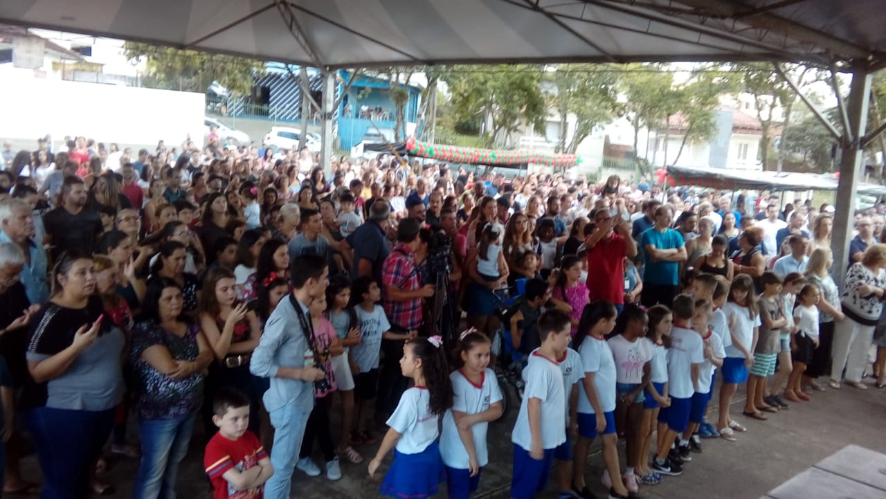 Escola Municipal Luiz Lazzarin é inaugurada com festa, homenagens e resgate histórico