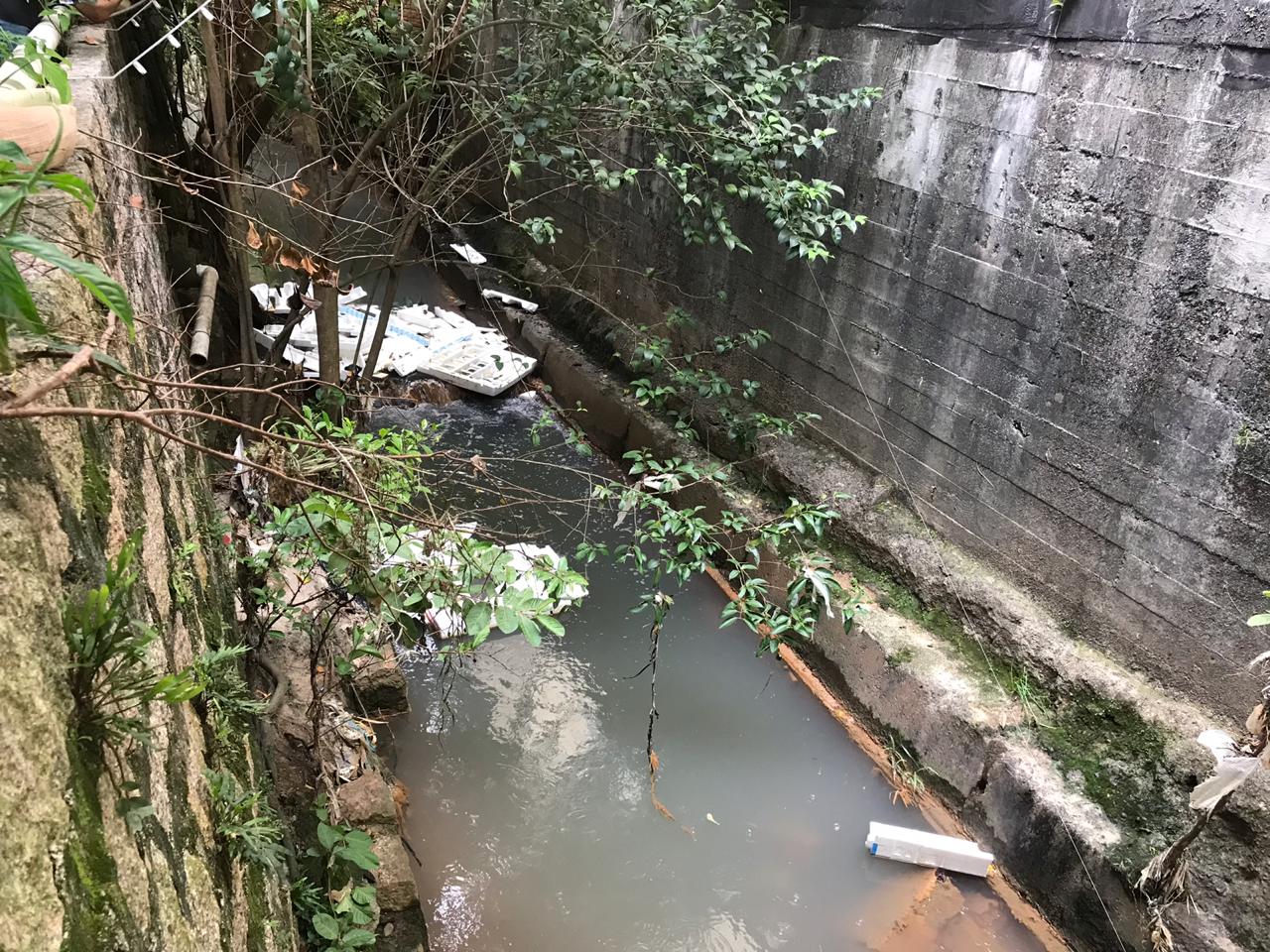 Ligações de esgoto irregulares serão mapeadas no Rio Criciúma
