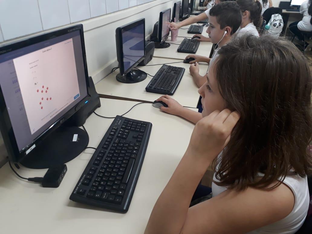 Ferramenta de ensino auxilia alunos da rede municipal a aprenderem Matemática