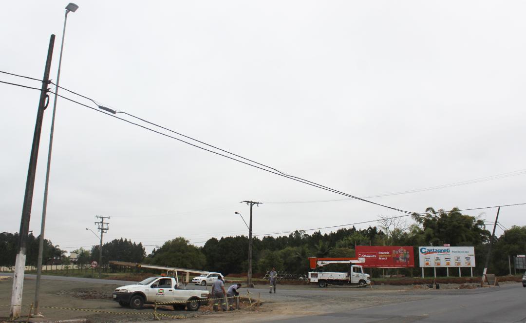 Obra da rótula da Avenida Universitária depende de ação de empresas concessionárias de energia