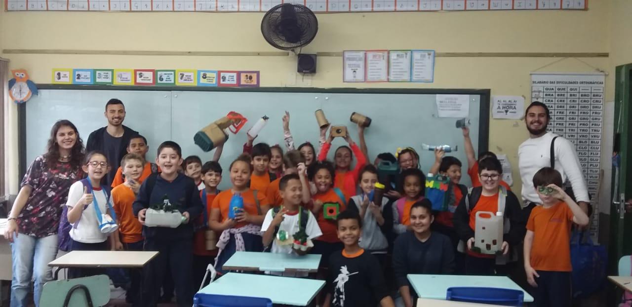 Oficina de Bio-brinquedos leva consciência ambiental de forma lúdica às escolas de Criciúma