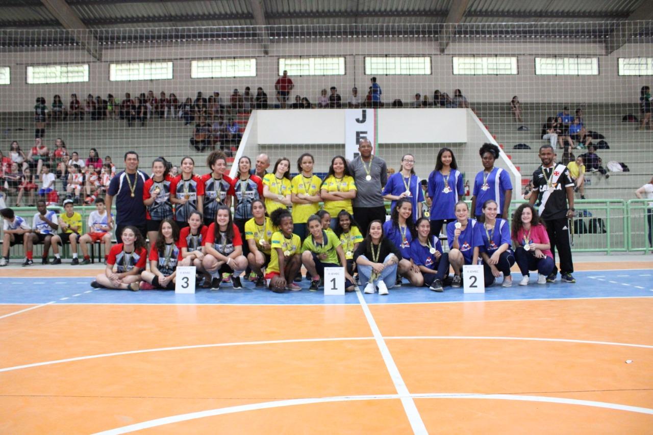 Último dia de Jemec tem campeões no basquete e futsal