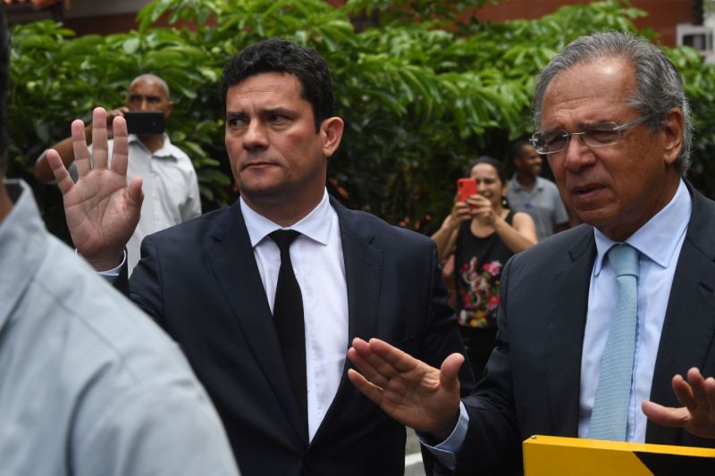 Coronavírus: Moro e Guedes se unem a Mandetta e isolam Bolsonaro, diz jornal