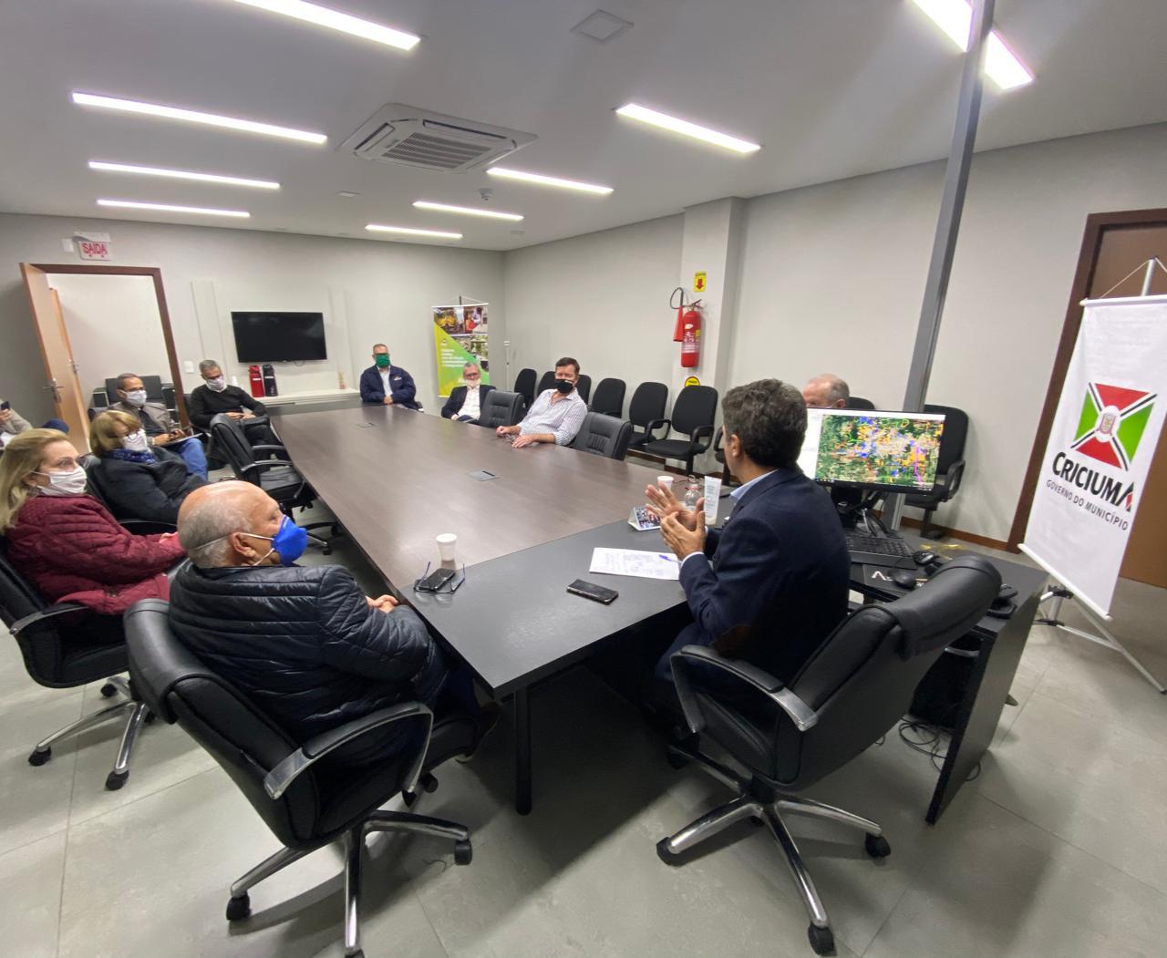Reunião com empresários do transporte define quarta-feira a volta do Transporte em Criciúma