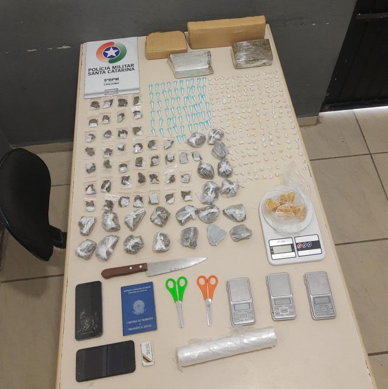 Polícia Militar apreende mais de 3 kg de drogas em Criciúma