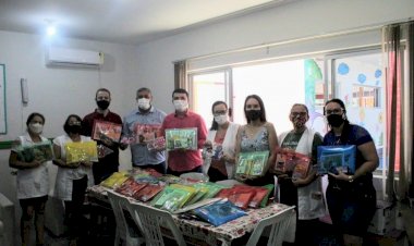 Escolas de Siderópolis recebem doação de material escolar