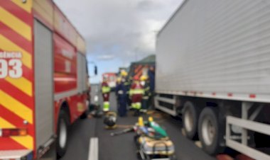 Acidente  envolvendo caminhões interdita a BR 101