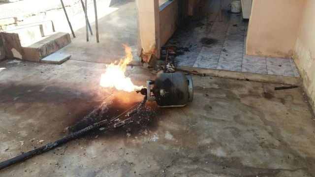 Idoso sofre queimaduras após testar Botijão de Gás