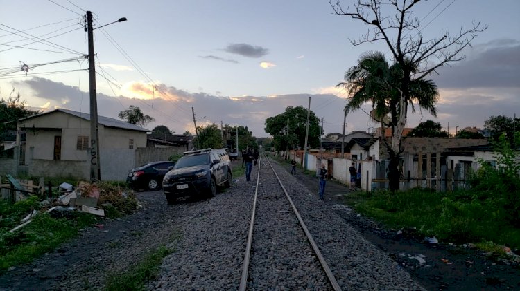 Operação da Polícia Civil prende menores por tráfico de drogas na região dos trilhos