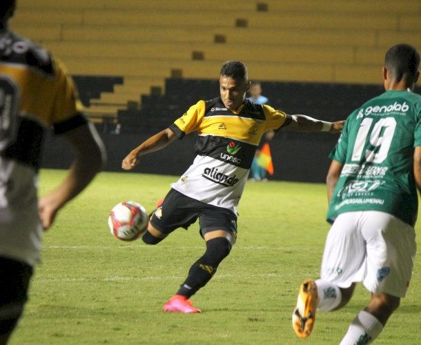 CRICIÚMA VENCE METROPOLITANO NO HERIBERTO HÚLSE