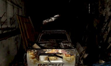 Serralheria abandonada pega fogo no bairro  São Francisco