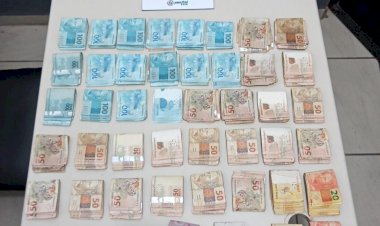 Polícia Militar e Cão Flecha encontram mais d R$ 40 mil enterrados