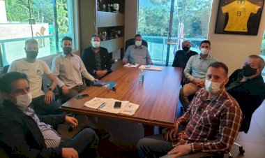 Caravaggio confirma ingresso no futebol profissional