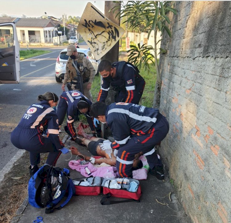 Homem é encontrado baleado ao lado de Escola na Mina União