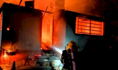 Casa pega fogo no Morro Estevam