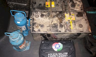 Dupla é presa após roubar em Transportadora