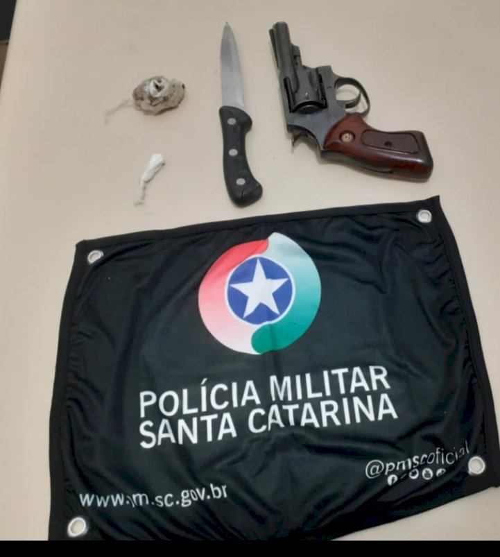 Homem é preso por porte ilegal de arma