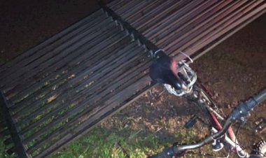 PM flagra gatuno com  portão na bicicleta