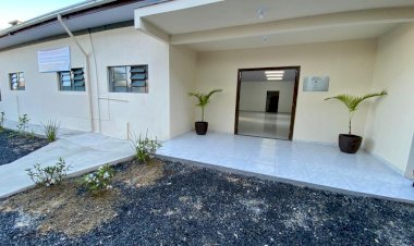 Pavimentação, centro comunitário e escadaria são entregues à população em Criciúma