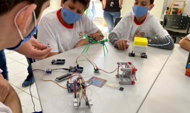 Escolas  iniciam aulas de robótica para alunos do 5º ao 9º em Criciúma