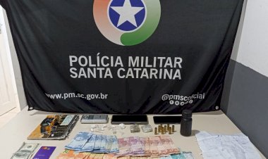 Após tentar fugir da PM dupla é presa com drogas no bairro Floresta