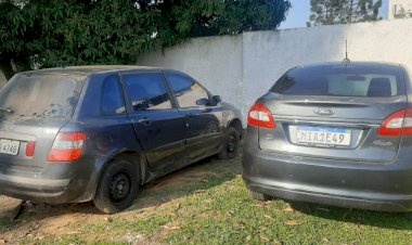 Polícia Militar recupera dois veículos furtados e prende uma mulher