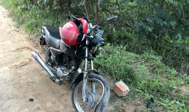 Acidente envolve motociclista e caminhonete