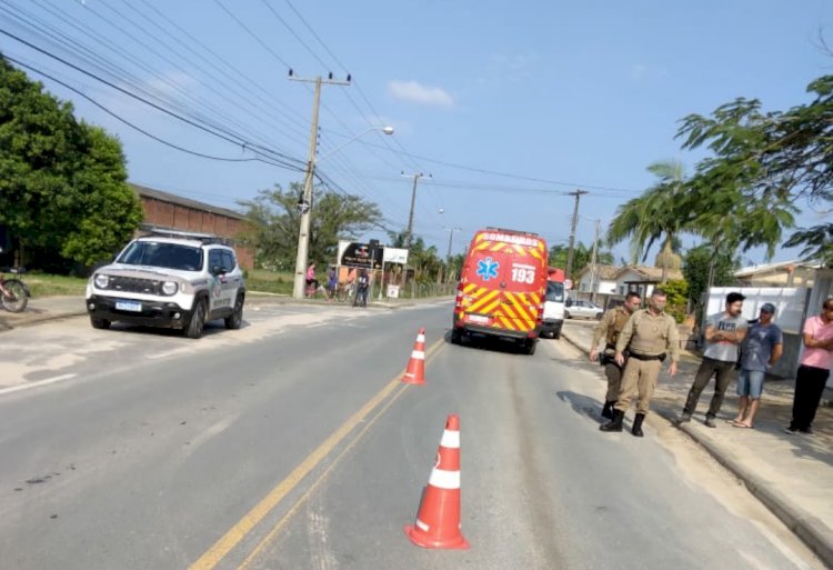 Homem se mete  em briga de casal e leva uma surra