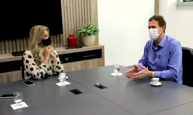 Reitora da Unesc apresenta proposta de um laboratório escola no campus