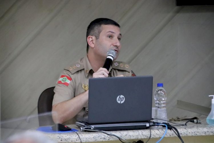 Comandante do 9º Batalhão de Polícia Militar apresenta no Legislativo ações desenvolvidas em Criciúma