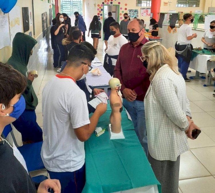 Escola do Bairro Nossa Senhora da Salete promove I Feira Científico-cultural em Criciúma