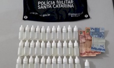 PM prende trio com ecstasy e frascos de loló